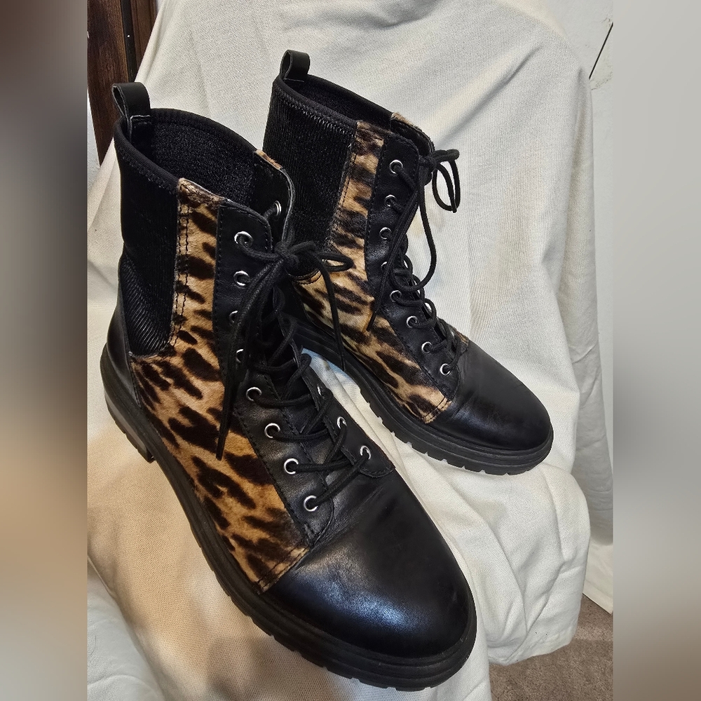 Vince Camuto Leopard Print Black Lace-Up Women's Boots size 11